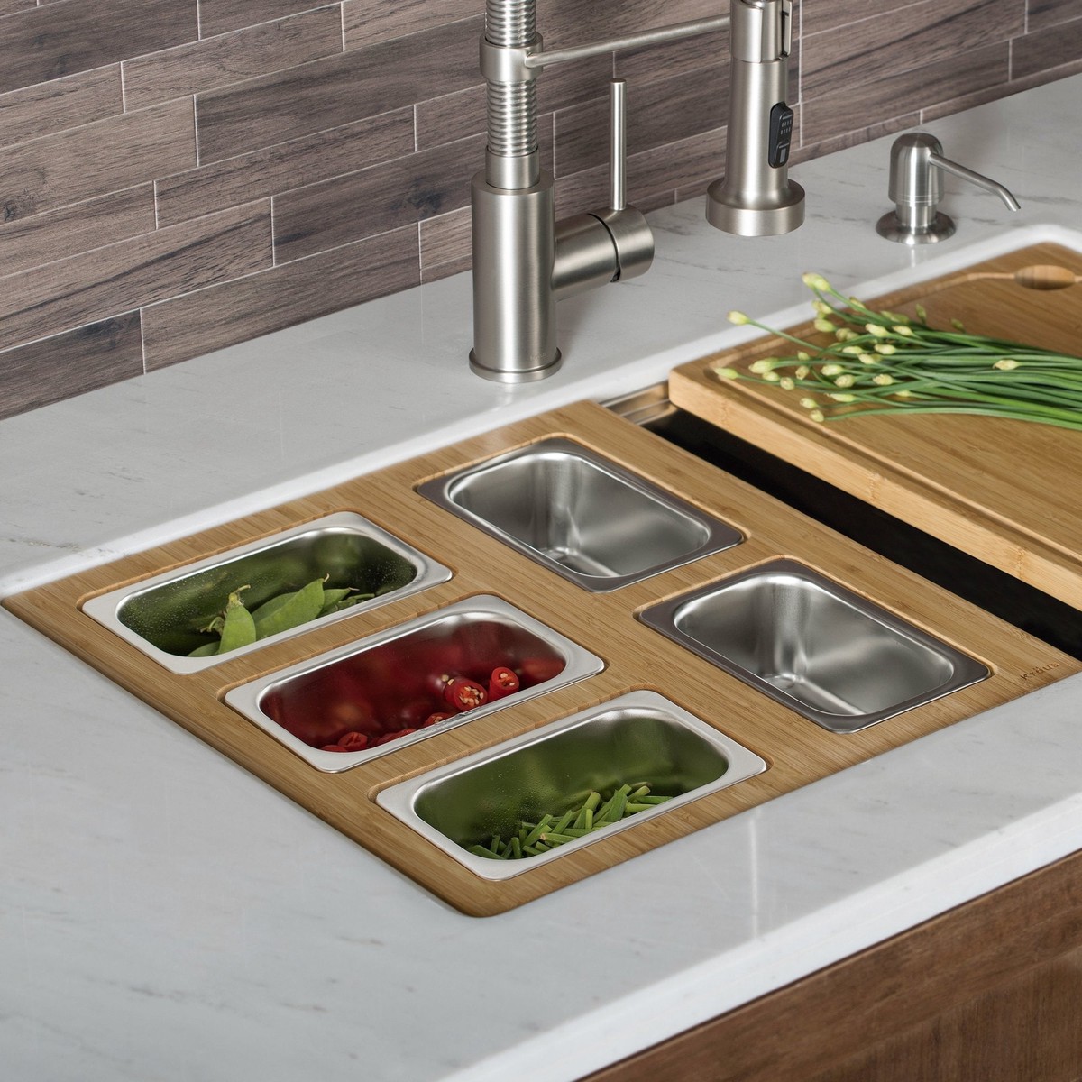 KRAUS Workstation Serving Board Set with Five Rectangular Bowls