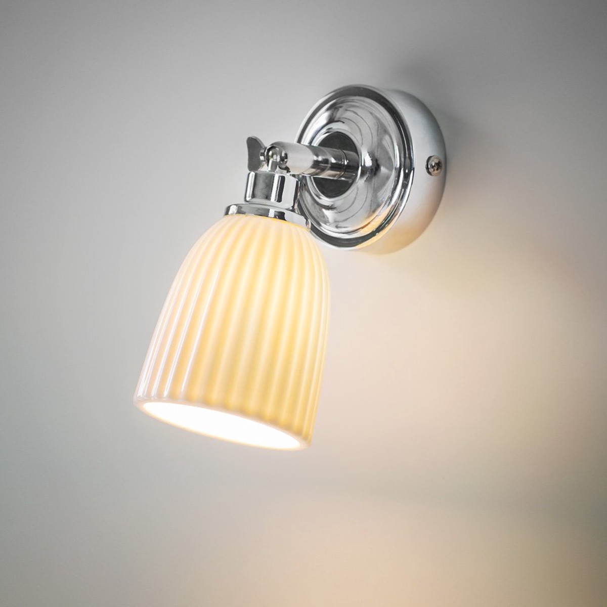 Chrome Alma Bathroom Light
